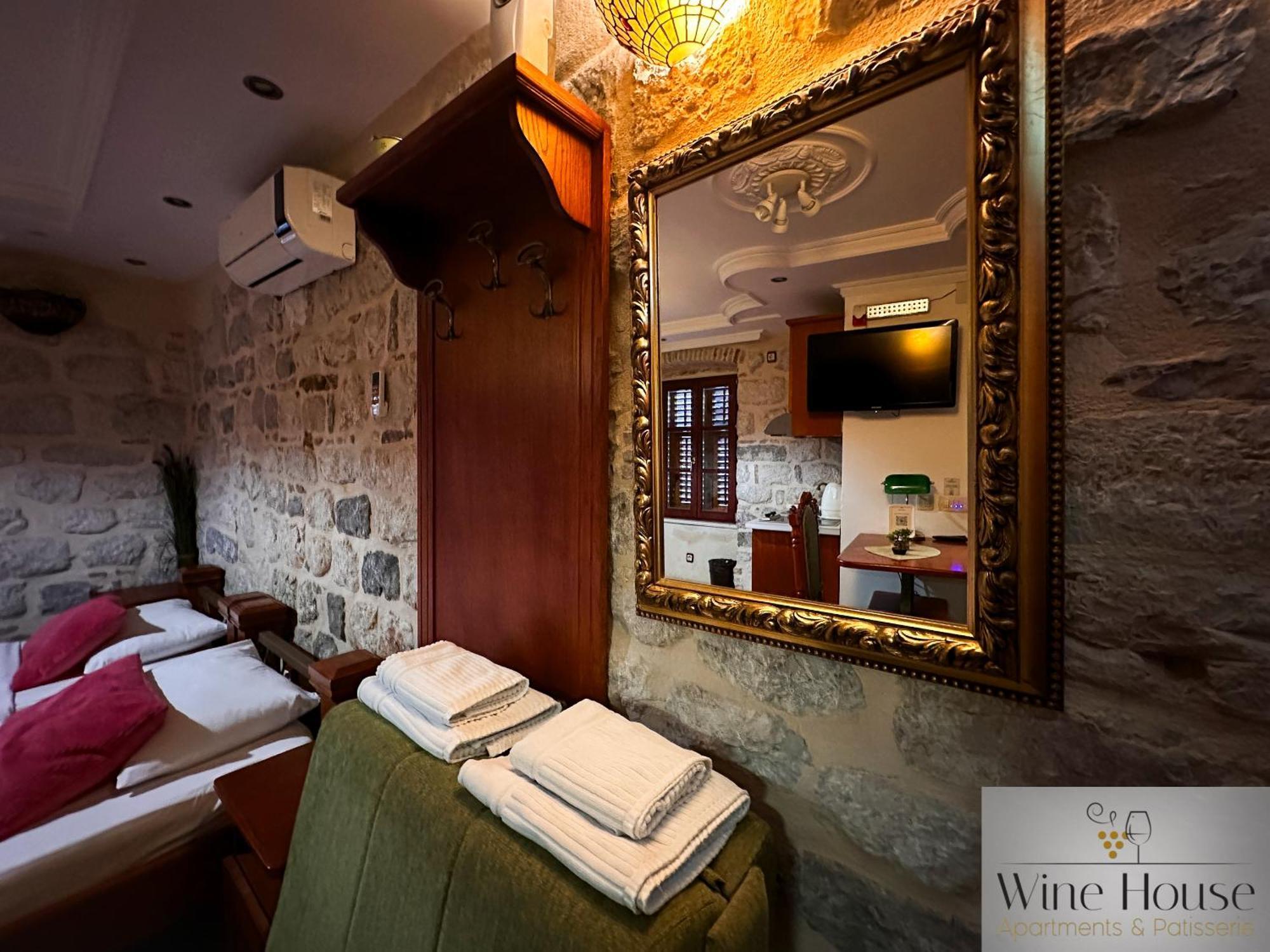 Apartments Wine House Old Town Κότορ Εξωτερικό φωτογραφία
